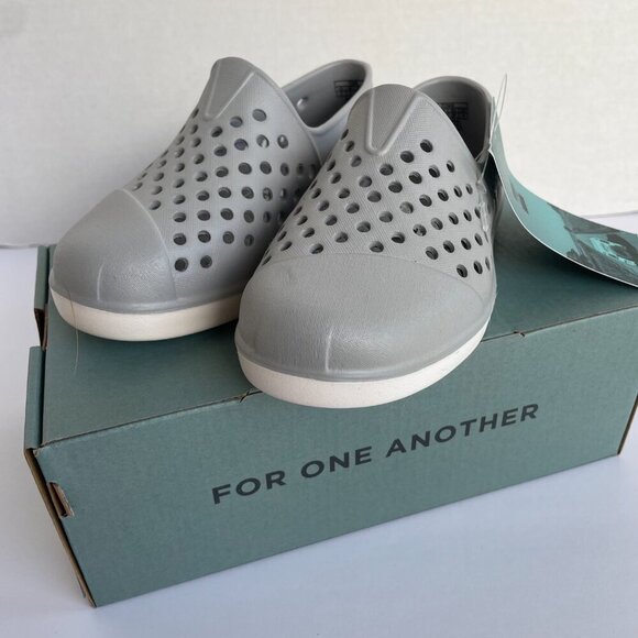 NEW Toms Rubber Kids Toddler Shoe (Similar to Native Jeffersons), Grey - Size 9 - Picture 2 of 6